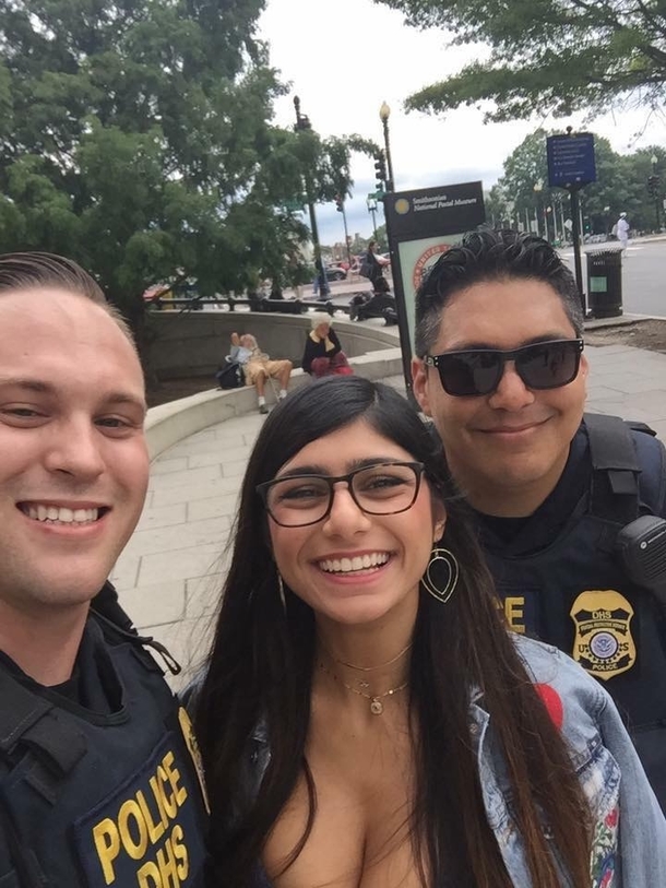 Its nice to see cops take selfies with the community once in a while