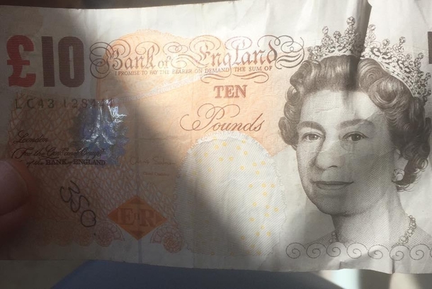 Ive just been given one of the new  notes Im loving the new design