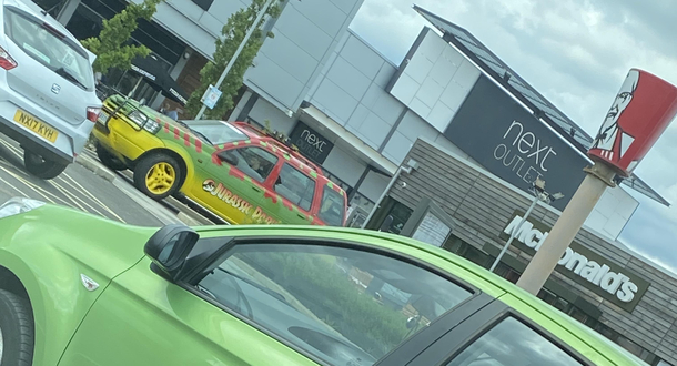 Jurassic park just pulled up at kfc