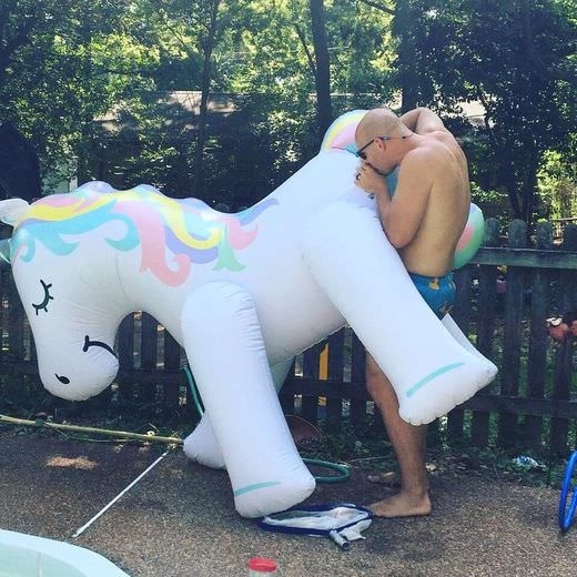 just a unicorn getting her salad tossed in public