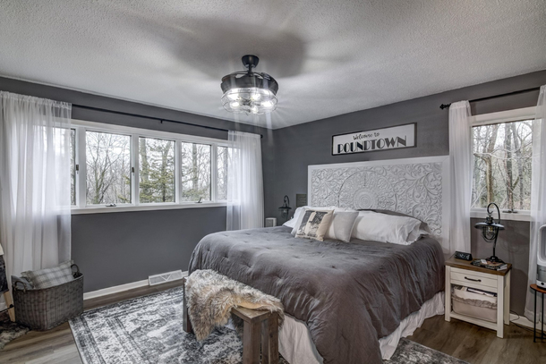 Just found casually browsing through Zillow photos