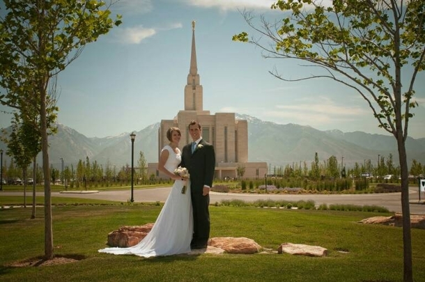 Just noticed this picture in my wedding photos My wifes body looks so strange