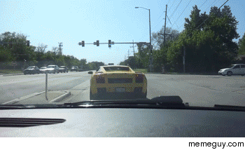 Lamborghini driver attempting to show off in the Chicago Suburbs
