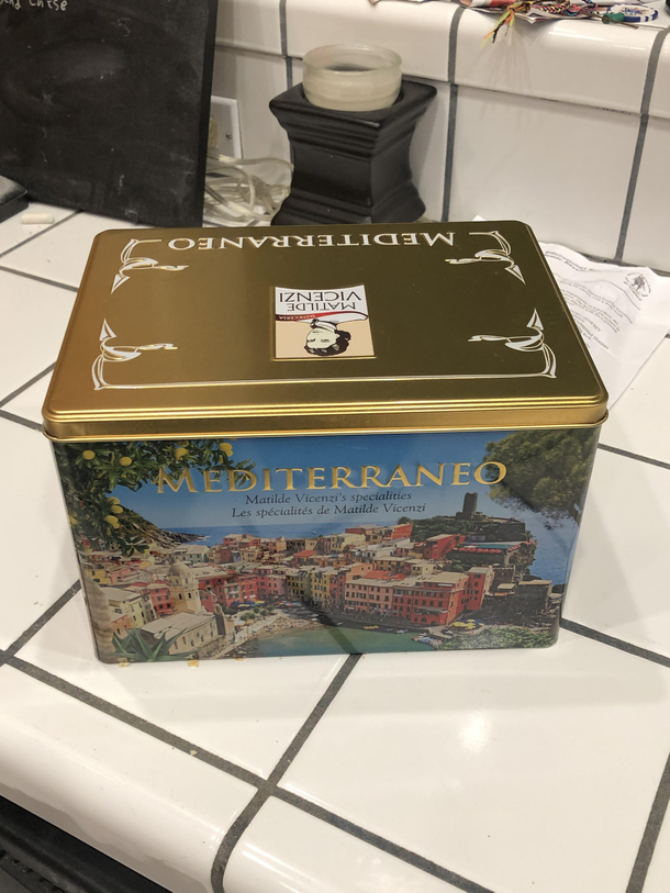 ltslaps lidgt This bad boy can fit a ton of sewing supplies