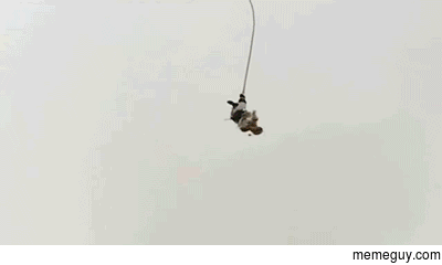 Man shits his pants while bungee jumping
