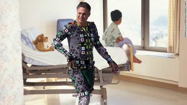 Mark Ruffalo visits childrens hospital in his Hulk costume