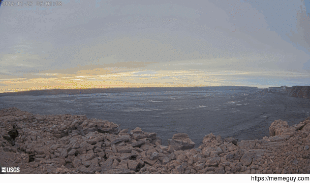 Mauna Loa eruption -hour time lapse from USGS webcam 