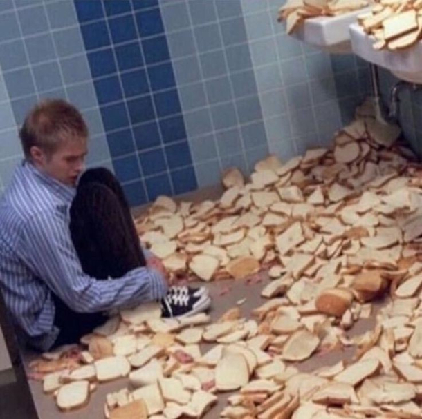 Maybe I would be scared of bread too if I were in this situation