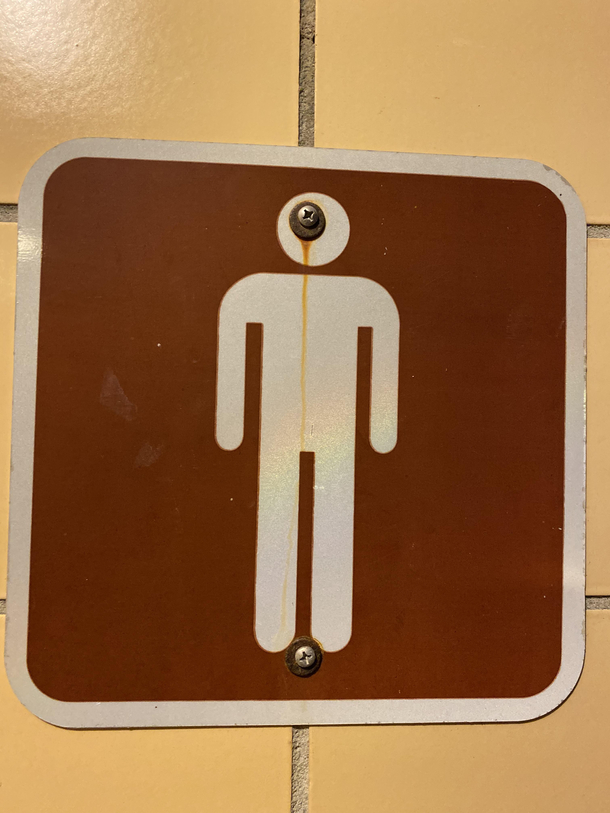 Maybe Ive played to many video games in my day but this looks like a headshot symbol
