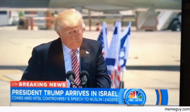 Melania wont touch Donald Trump Swats away his hand in Israel