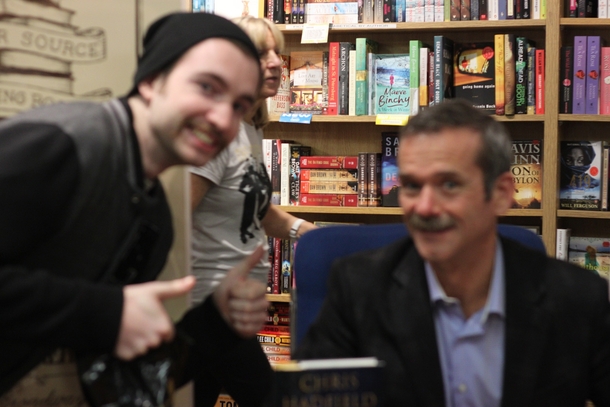 Met Chris Hadfield Handed DSLR to girlfriend so she could take a picture of us GOOD JOB HUN