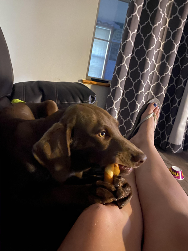 Mia has hands