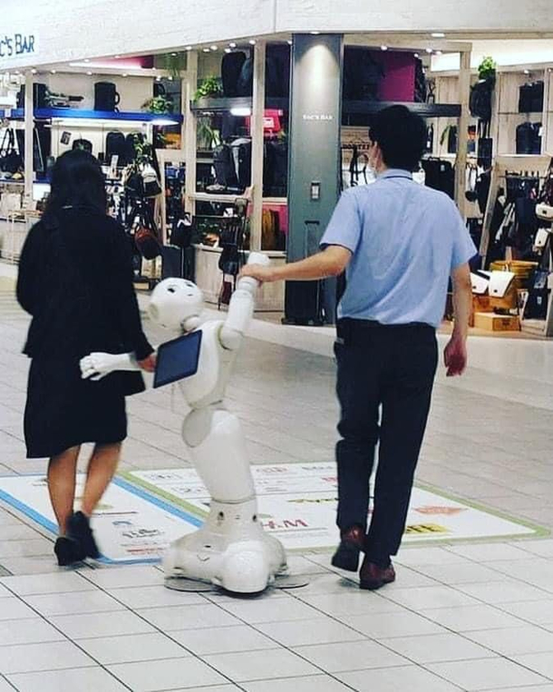 Mr Roboto is in trouble