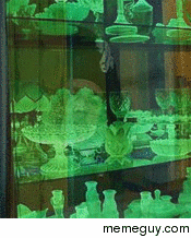 MRW opening Imgur to find pics of uranium glassware