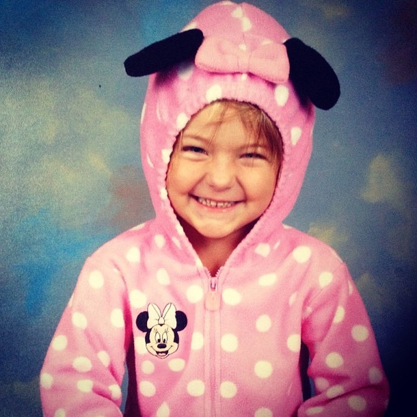 Mum didnt know it was picture day but my little sister did