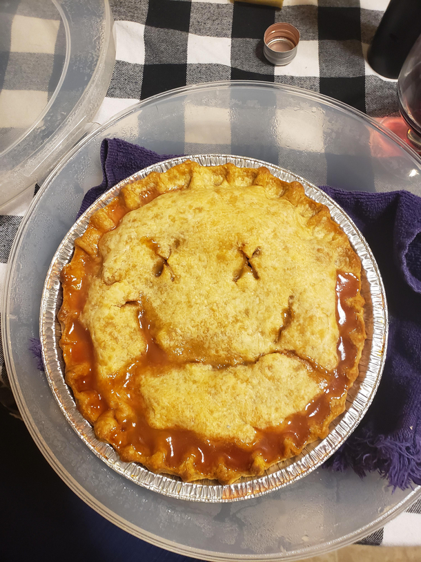 My aunt tried to put a smiley face in a pie