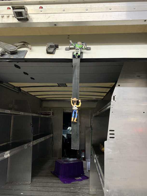 My brother who works at FedEx sent me this pic today