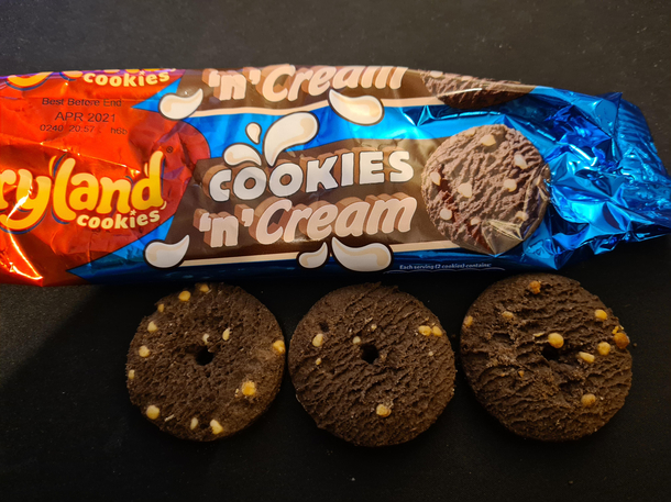 My Cookies all have a hole in the middle which isnt shown on the packaging