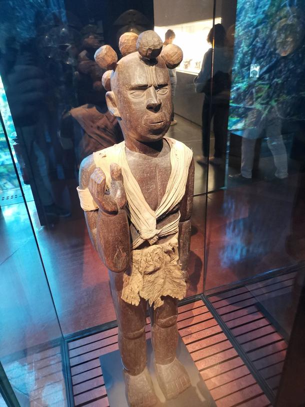 My dad saw this statue from Madagascar in a museum and he exclaimed No way A statue of Bruce Willis