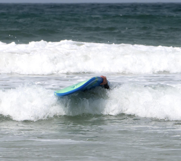 my european boyfriend surfing in australia