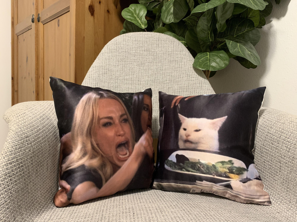 My favorite guest room decoration by far My girlfriend disagrees