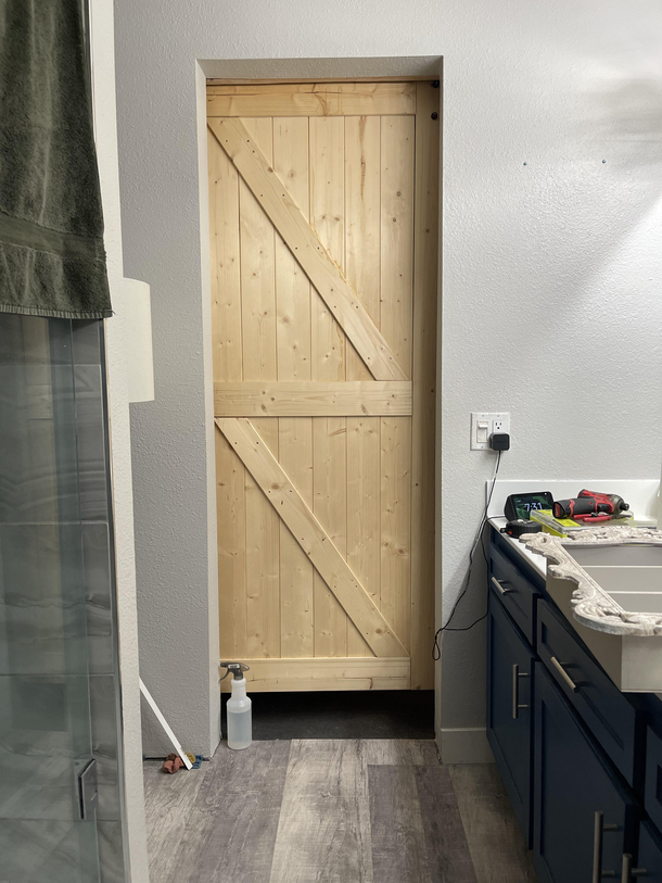 My fianc said she found a free barn door and its the size of our frame and I dont need to measure just hang it