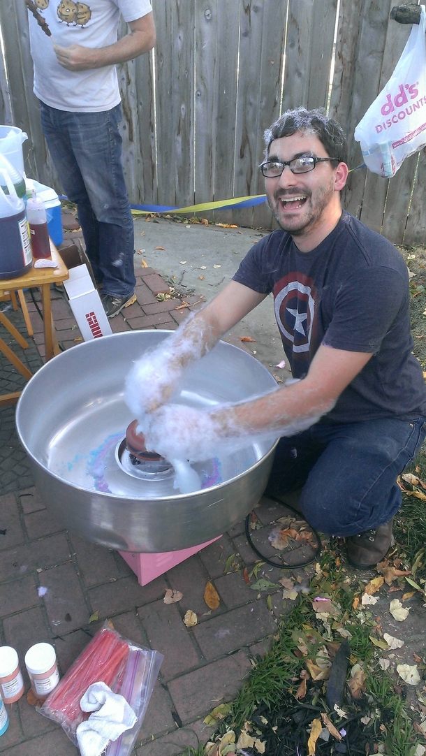 My friend got a cotton candy machine Its not working as well as he hoped