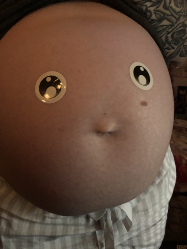 My girlfriend added stickers to her pregnant belly and Im crying