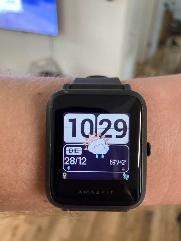 My girlfriend got me a fit watch for ChristmasI think its trying to kill me