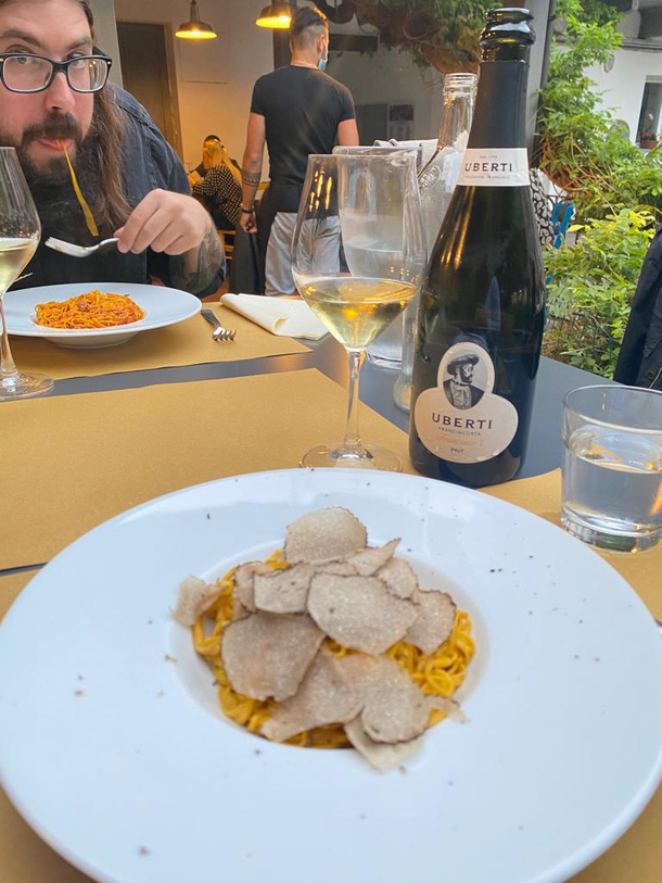 My girlfriend tried to take an influencer-photo during out vacation in Italy Sorry I guess