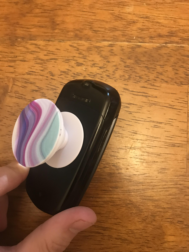 My grandmothers pop socket on her phone