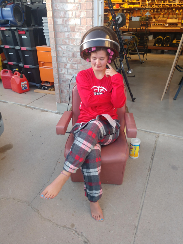 My kids found a hairdryer for free on the side of the road They fixed it and my daughter decided to dry her hair on the driveway