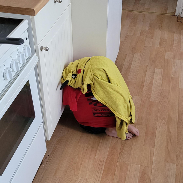 My little brother is mad because he doesnt want to help me clean