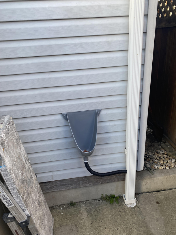 My moms boyfriend built an outdoor pisser so he doesnt have to use the fence anymore
