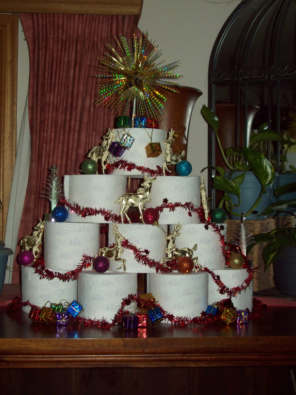 My mums  Christmas tree OC