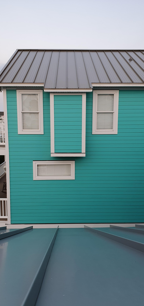 My neighbors house looks like Squidward