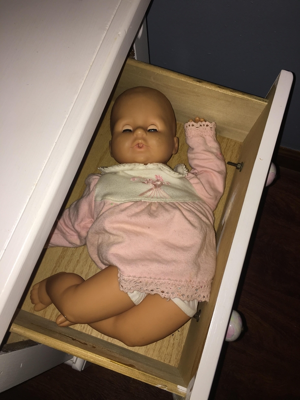 My niece likes to have her babies sleep in quiet places She did this months ago and forgot about it Its am I opened this drawer and was very much awake afterwards