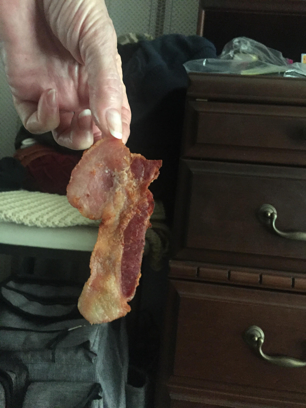 My  old aunt thats Quarantining separately from her boyfriend sent this to him with The caption Even my breakfast make me miss you