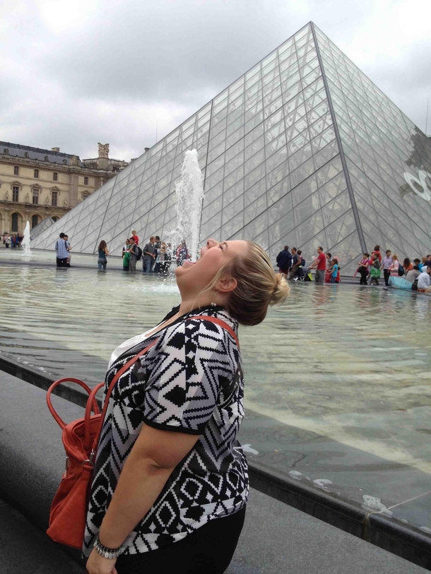 My sister doesnt take normal tourist pictures
