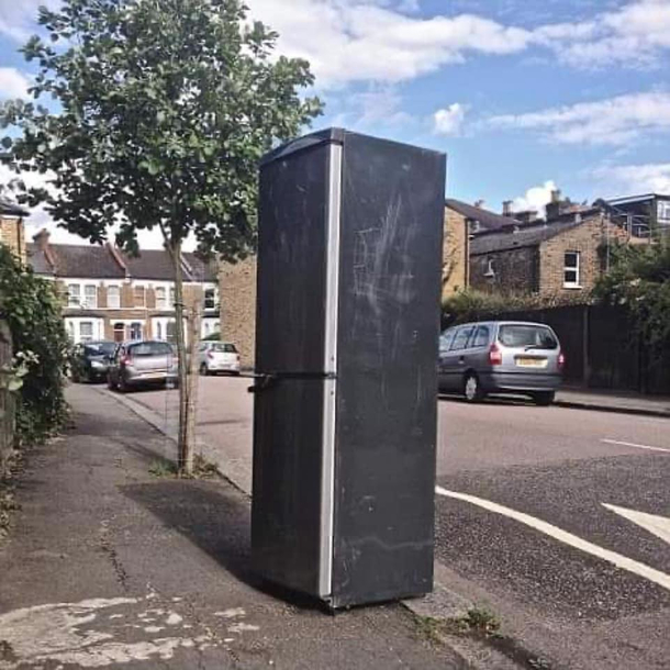 Mysterious monolith appears in London