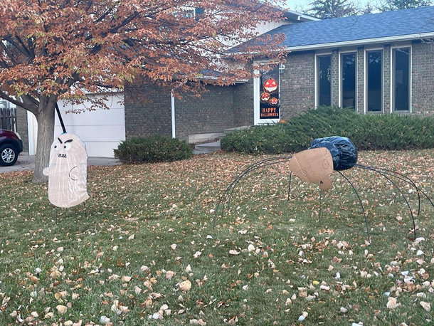 Neighbors DIY halloween decorations