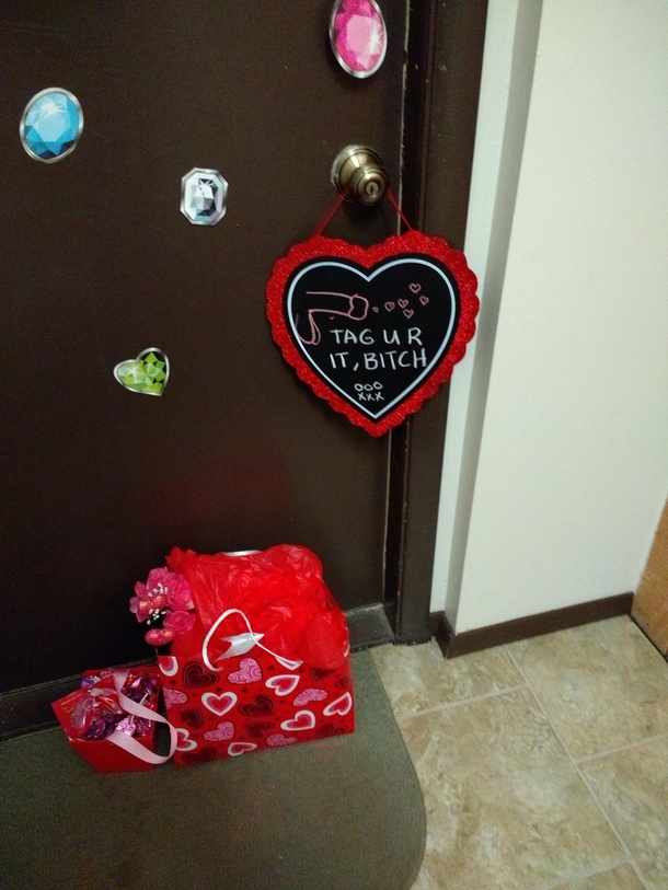 Neighbours admirer left a Valentines gift