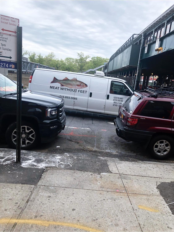 New Yorks neighborhood fishmonger