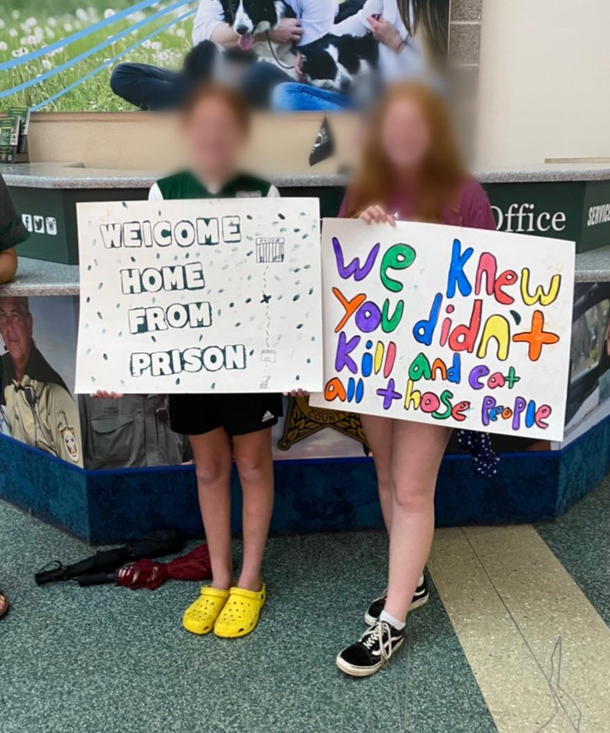OC A wholesome airport reunion