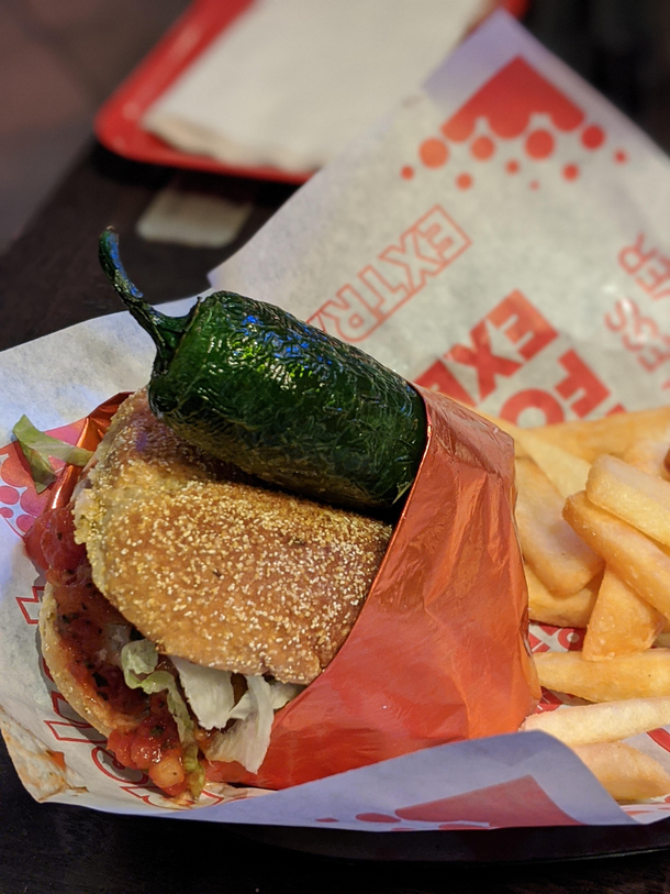 Ordered a burger on a jalapeno bun and this is what I got Is the whole kitchen drunk