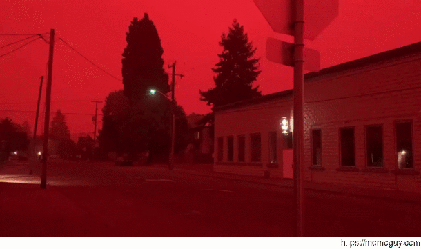 Oregon fire makes the sky red