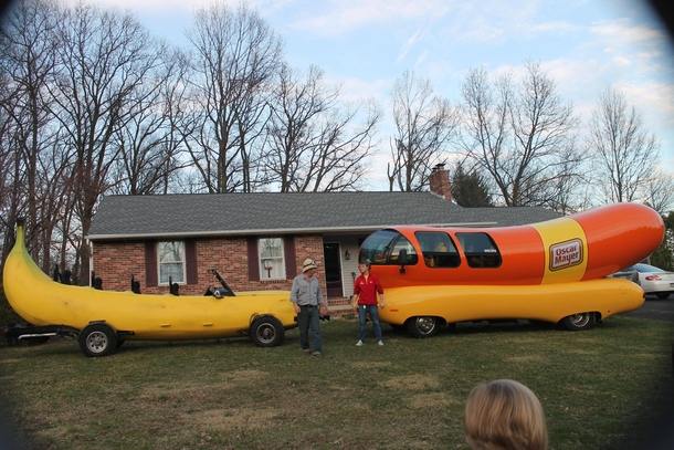 Oscar Mayer Weiner Mobile Banana For Scale