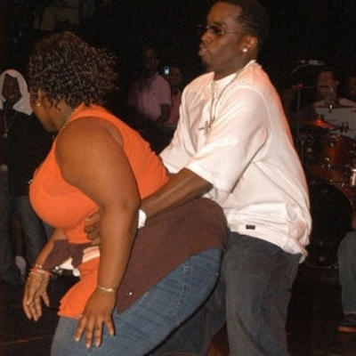 PDiddy obviously giving the heimlich