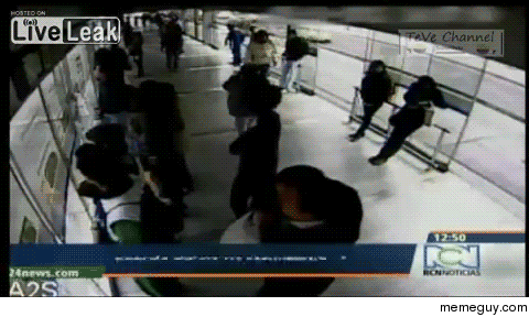 Phone thief fucks up badly