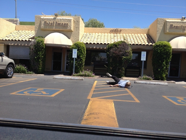 Pic #1 - A friend takes her time finding a parking space and angers the man behind her He throws rocks at her car The result An instant karma slideshow